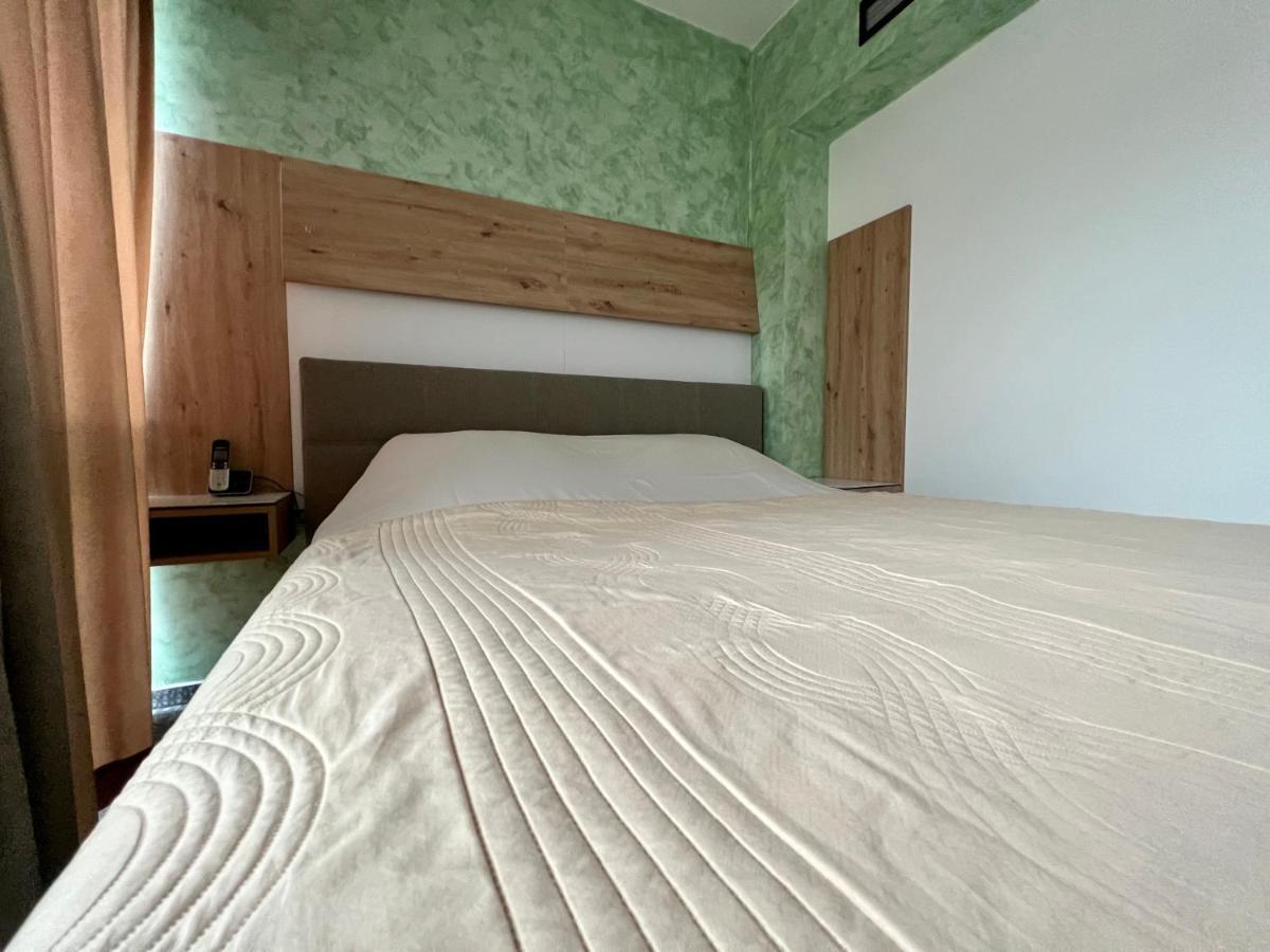 Hotel Brkic Sarajevo Airport - Free Parking Saraievo Exterior foto