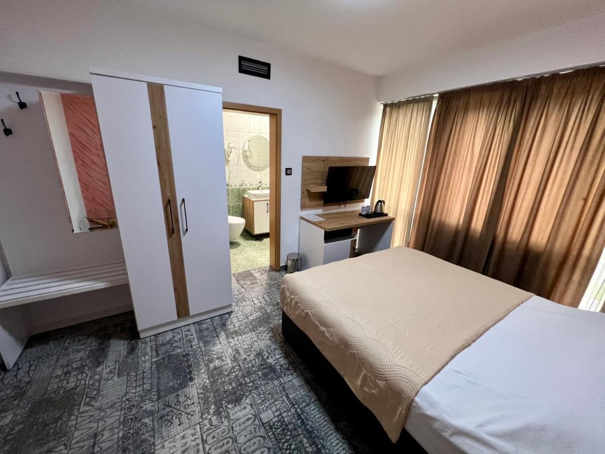 Hotel Brkic Sarajevo Airport - Free Parking Saraievo Exterior foto