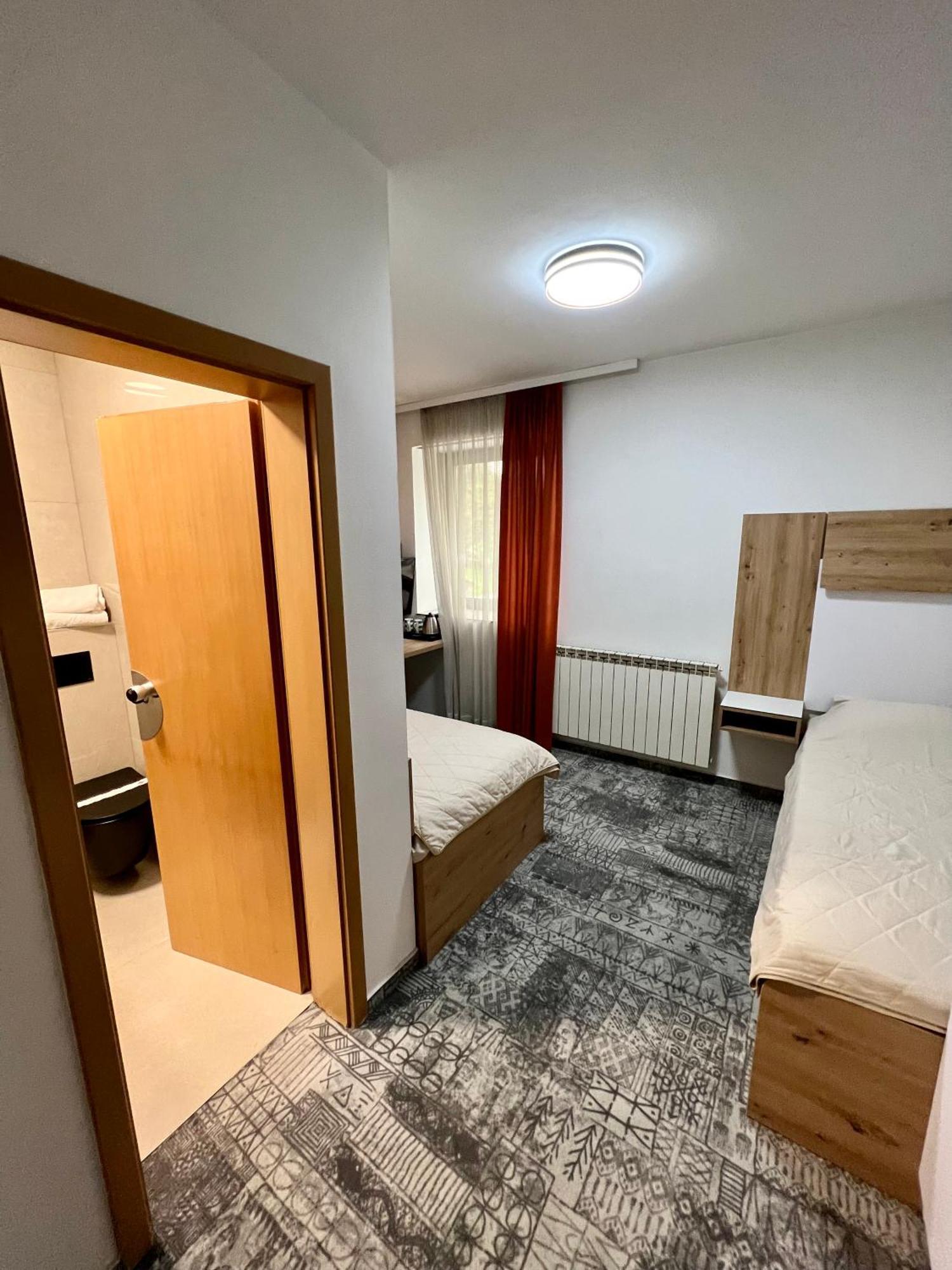Hotel Brkic Sarajevo Airport - Free Parking Saraievo Exterior foto