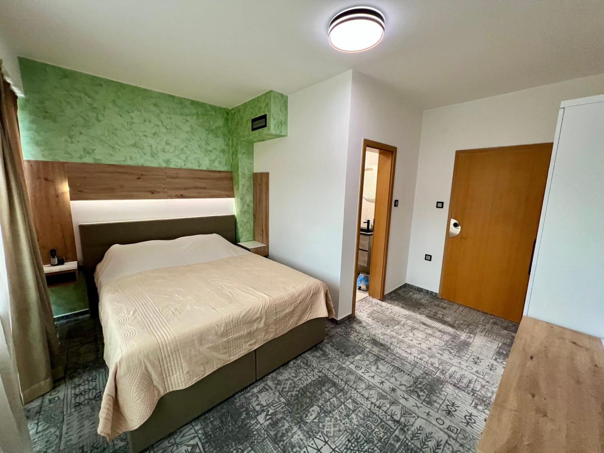 Hotel Brkic Sarajevo Airport - Free Parking Saraievo Exterior foto