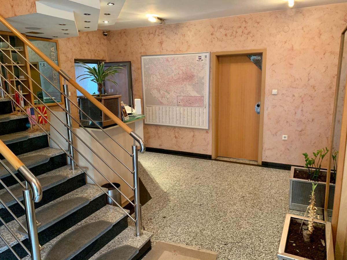 Hotel Brkic Sarajevo Airport - Free Parking Saraievo Exterior foto